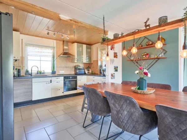 Immobilie in Mengkofen - Familienglück in ruhiger Lage - Gepflegtes Einfamilienhaus mit Werkstatt und PV- Anlage - Bild 1