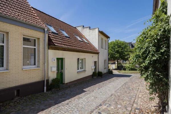 Immobilie in Grevesmühlen - Solide Kapitalanlage: Vollvermietetes Mehrfamilienhaus im Herzen von Grevesmühlen - Bild 1
