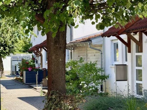 Immobilie in Hirrlingen - Gepflegte Doppelhaushälfte in ruhiger Lage von Hirrlingen– sofort bezugsfrei - Bild 1