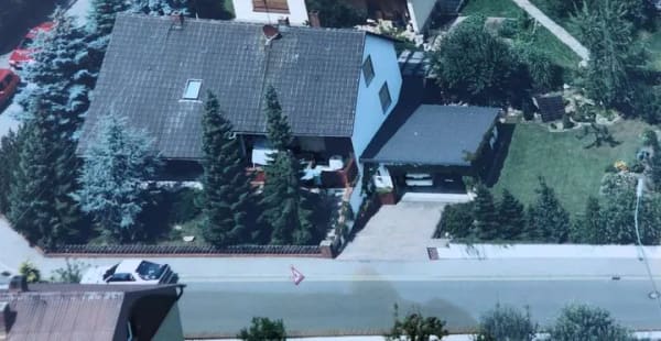 Immobilie in Teublitz - Großzügiges Einfamilienhaus in Teublitz/Saltendorf -  mit 3 Garagen & großem Grundstück - Bild 2