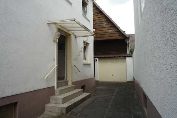 Immobilie in Riedstadt - Handwerker aufgepasst! Riedstadt-Wolfskehlen: **Freistehendes Einfamilienhaus mit kleiner Scheune** - Bild 2