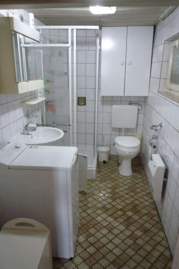 Immobilie in Riedstadt - Handwerker aufgepasst! Riedstadt-Wolfskehlen: **Freistehendes Einfamilienhaus mit kleiner Scheune** - Bild 4