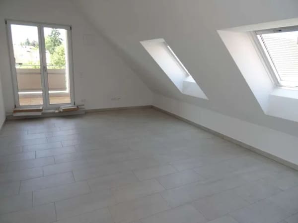 Immobilie in Isen - Provisionsfrei: Dachgeschosswohnung mit großer Loggia im Zentrum von Isen - Bild 0