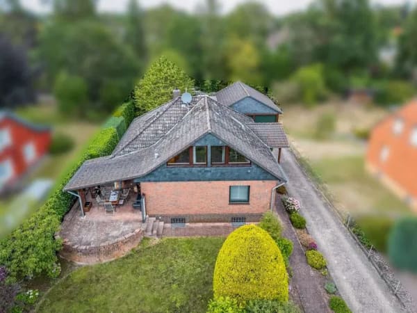 Immobilie in Wietze - Ein Ort, an dem man bleiben möchte – viel Platz, viel Grün und ein Zuhause mit Charakter - Bild 1