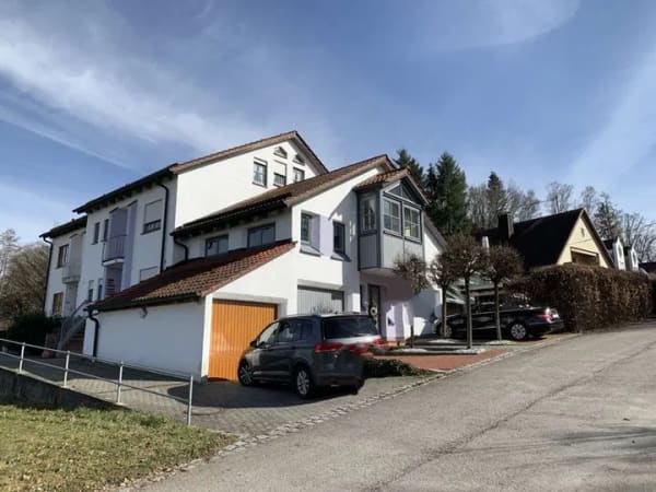 Immobilie in Diedorf - Wohnen & Arbeiten perfekt kombiniert – DHH mit Anbau, Büro & Einliegeroption - Bild 1