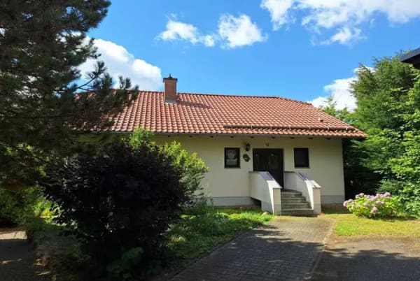 Immobilie in Gerbstedt - Mansfeld-Südharz OT Gerbstedt: Einfamilienhaus auf großem Grundstück, Pool - Bild 2