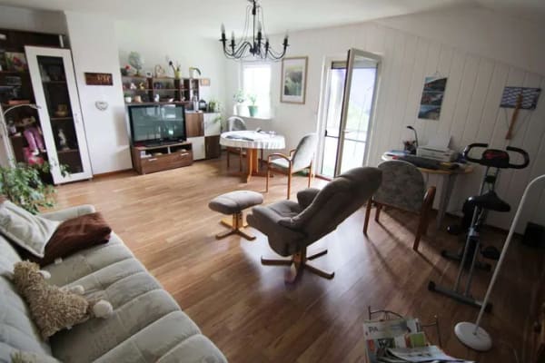 Immobilie in Kirchham - Exklusive Dachgeschosswohnung mit traumhaftem Weitblick – Wohnen über den Dächern von Kirchham! - Bild 2