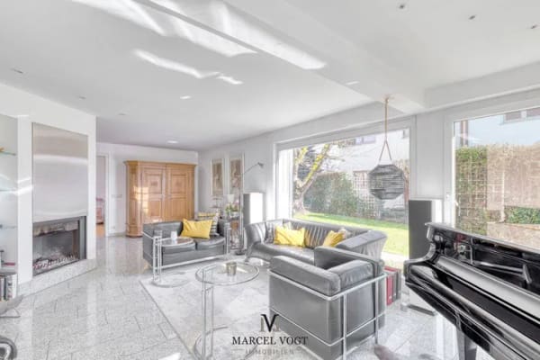 Immobilie in Wolfschlugen - Ein Zuhause der Extraklasse - großzügige Architektur und exklusiver Wohnkomfort - Bild 2