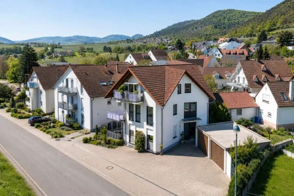 Immobilie in Gleisweiler - Großzügige Eigentumswohnung in begehrter Aussichtslage - Bild 0