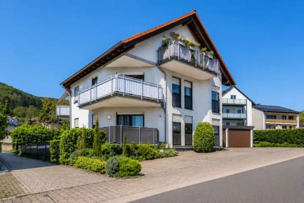 Immobilie in Gleisweiler - Großzügige Eigentumswohnung in begehrter Aussichtslage - Bild 1