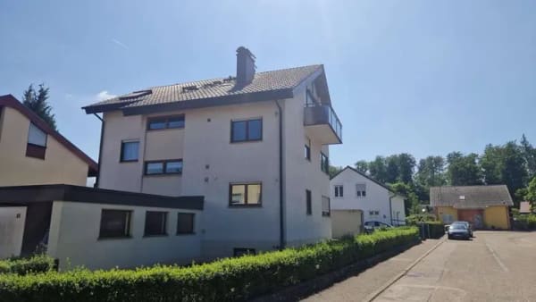 Immobilie in Maulbronn - Sichere Kapitalanlage - 3-Zi.-DG-ETW in 3-Fam.-Haus in Toplage Maulbronn - Bild 1