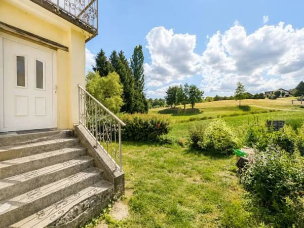 Immobilie in Grafenhausen - Freistehendes Einfamilienhaus mit Panoramablick und attraktivem Förderpotenzial - Bild 1