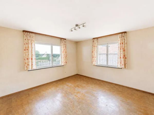 Immobilie in Grafenhausen - Freistehendes Einfamilienhaus mit Panoramablick und attraktivem Förderpotenzial - Bild 2