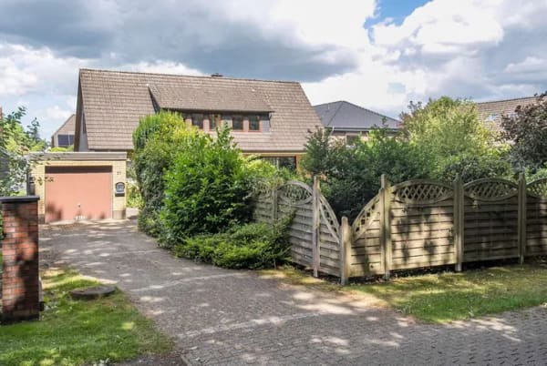 Immobilie in Hatten - Großzügiges Einfamilienhaus - Einliegerwohnung möglich - Bild 2