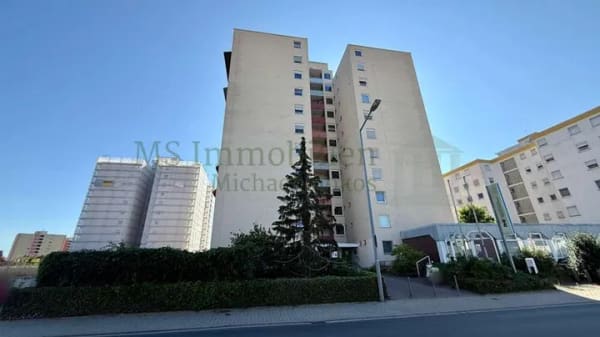 Immobilie in Lampertheim - *** Großzügige 3-Zimmer-Wohnung mit Balkon im 2. Obergeschoss *** - Bild 1