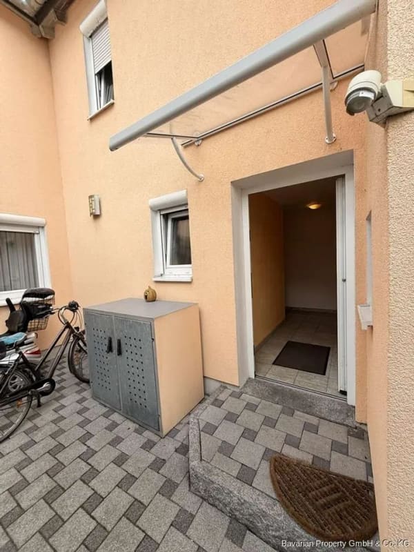 Immobilie in Straubing - Charmantes Mehrfamilienhaus mit drei Wohneinheiten in zentraler Lage von Straubing - Bild 2
