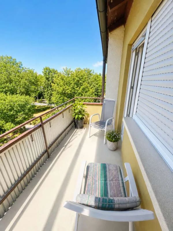 Immobilie in Freiburg im Breisgau - freiwerdende 1,5 Zi. Wohnung, 3. OG mit Balkon, inkl. Ebk - Bild 1