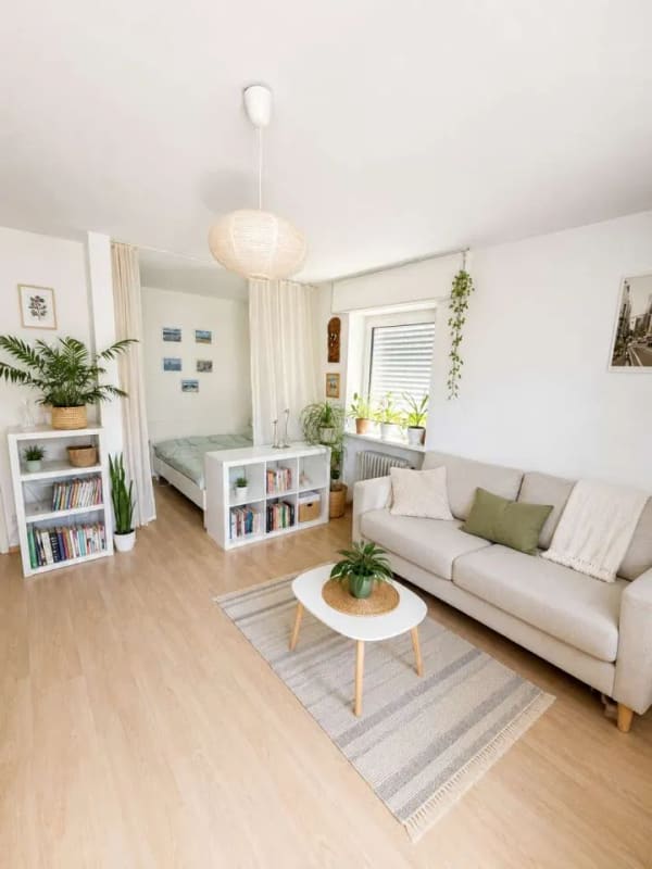 Immobilie in Freiburg im Breisgau - freiwerdende 1,5 Zi. Wohnung, 3. OG mit Balkon, inkl. Ebk - Bild 3