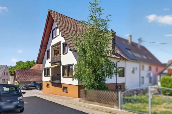Immobilie in Loffenau - Einfamilienhaus zum Wohlfühlen – mit Garten, Garage und zwei Balkonen - Bild 3