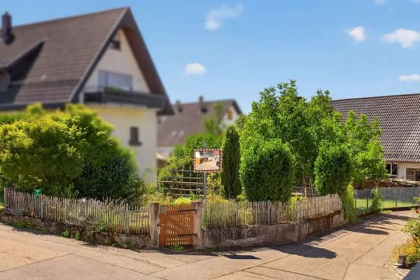 Immobilie in Loffenau - Einfamilienhaus zum Wohlfühlen – mit Garten, Garage und zwei Balkonen - Bild 4