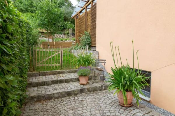Immobilie in Gammelsdorf - Gepflegtes Familiendomizil mit Gartenidylle und Platz für mehrere Generationen in Gammelsdorf - Bild 1