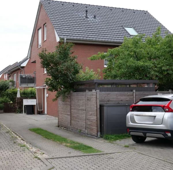 Immobilie in Stahnsdorf - Gepflegtes Zweifamilienhaus in ruhiger Lage in Stahnsdorf - Bild 0
