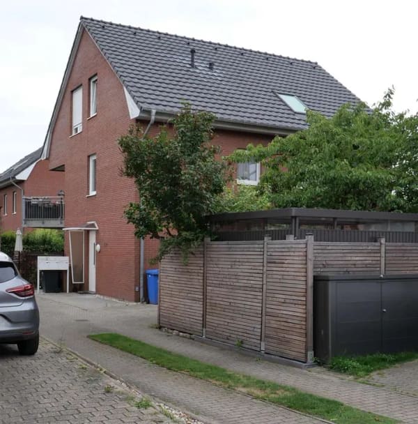 Immobilie in Stahnsdorf - Gepflegtes Zweifamilienhaus in ruhiger Lage in Stahnsdorf - Bild 1