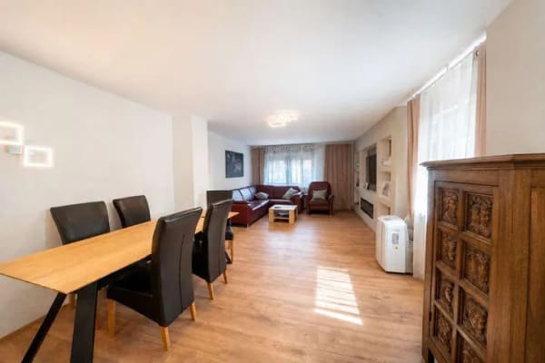 Immobilie in Angelbachtal - Modernisiertes Einfamilienhaus mit zwei Garagen, zwei Balkonen und umfangreichen Sanierungsmaßnahmen - Bild 2