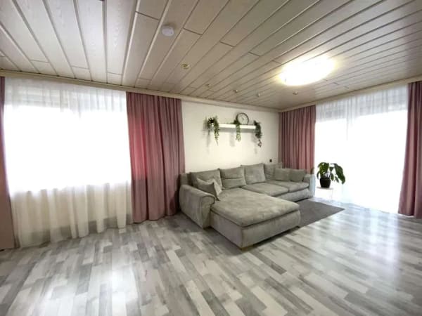 Immobilie in Schwarzhofen - gepflegte 5-Zimmer-Wohnung - Bild 2