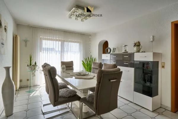 Immobilie in Wellendingen - Ihr persönliches Paradies – großzügig, vielseitig und familienfreundlich - Bild 1