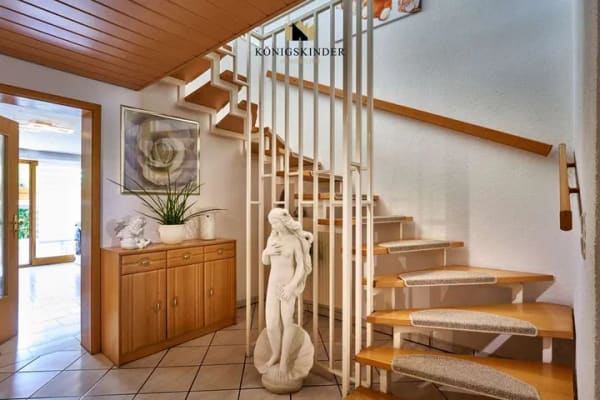 Immobilie in Wellendingen - Ihr persönliches Paradies – großzügig, vielseitig und familienfreundlich - Bild 2