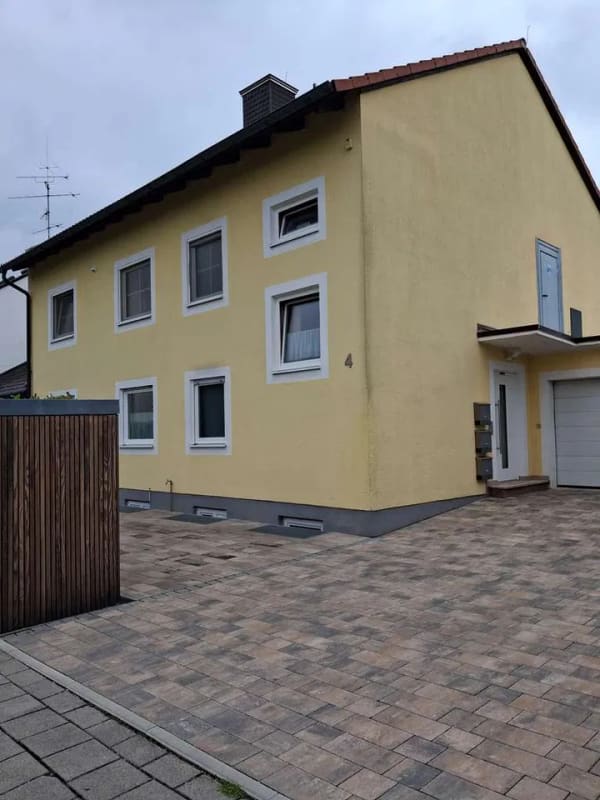 Immobilie in Hebertshausen -  3-Zimmer-Dachgeschosswohnung in sehr ruhiger Lage von Privat - Bild 0