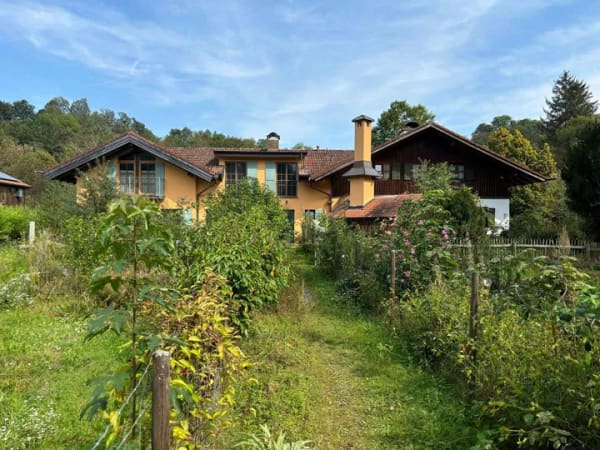 Immobilie in Rott am Inn - Individuelles Landhaus in idyllischer Einzellage für Naturliebhaber  und Pferdeliebhaber. - Bild 0