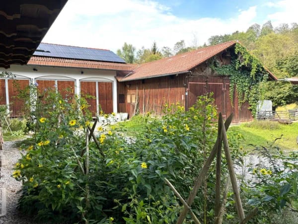 Immobilie in Rott am Inn - Individuelles Landhaus in idyllischer Einzellage für Naturliebhaber  und Pferdeliebhaber. - Bild 2