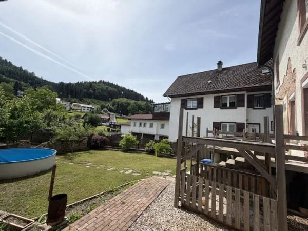 Immobilie in Nordrach - Großzügiges Mehrfamilienhaus mit Gästezimmerbereich, Garten und Nebengebäude in Nordrach - Bild 1
