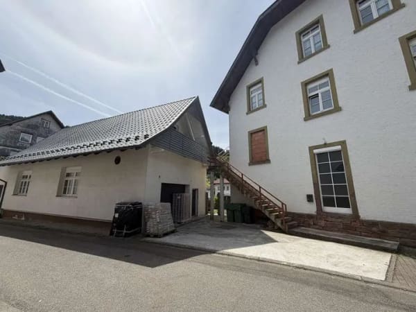 Immobilie in Nordrach - Großzügiges Mehrfamilienhaus mit Gästezimmerbereich, Garten und Nebengebäude in Nordrach - Bild 2