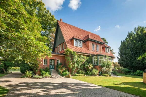 Immobilie in Rethem (Aller) - Zeitlose Eleganz – Denkmalgeschütztes Wohnhaus von 1914 mit historischem Charme und parkähnlichem... - Bild 0