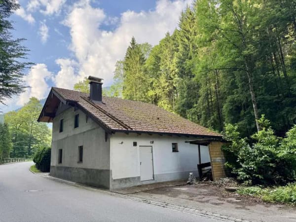 Immobilie in Inzell - Charmantes Häuschen mit Bachlauf und Garten in Inzell - wartet auf liebvolle Hände  - Bild 3