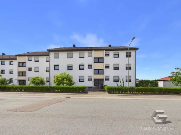 Immobilie in Jockgrim - Modernisierte 4-Zimmer-Wohnung mit Balkon, Garage und Gartenblick - Bild 1