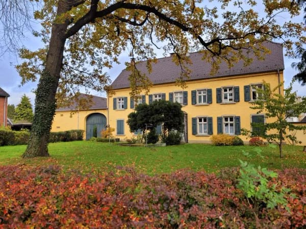 Immobilie in Grevenbroich - Seltene Gelegenheit: Denkmalgeschützte Remise mit Baugenehmigung zum Einfamilienhaus & großem Garten - Bild 0