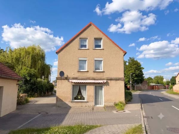 Immobilie in Kabelsketal - Viel Platz, viele Möglichkeiten – für Käufer mit Ideen statt Gartenwunsch - Bild 3