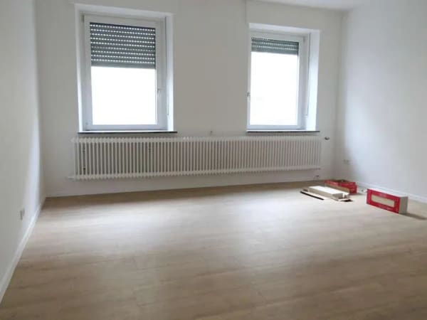 Immobilie in Solingen - 4-Familienhaus mit Großraumgarage und Pkw-Stellplätzen in der Solinger City - Bild 4
