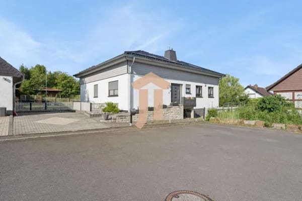 Immobilie in Kaufungen - Ärztehaus mit Pool sofort verfügbar - idyllisch und ruhig gelegen - Bild 1