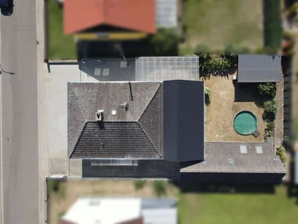 Immobilie in Lustadt - Einfamilienhaus mit kernsanierter Einliegerwohnung, Pool und Garage in Lustadt - Bild 1