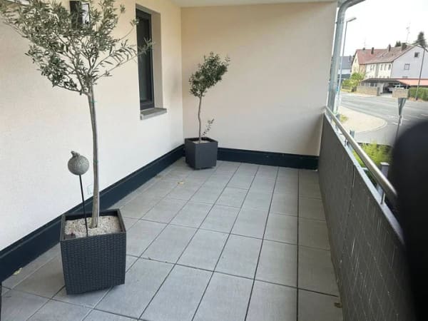 Immobilie in Seukendorf - Moderne stilvolle Wohnung passend für jede Lebenslage in Seukendorf mit Kücheninsel, 2 TG Stellplätzen-alles inklusive - Bild 1