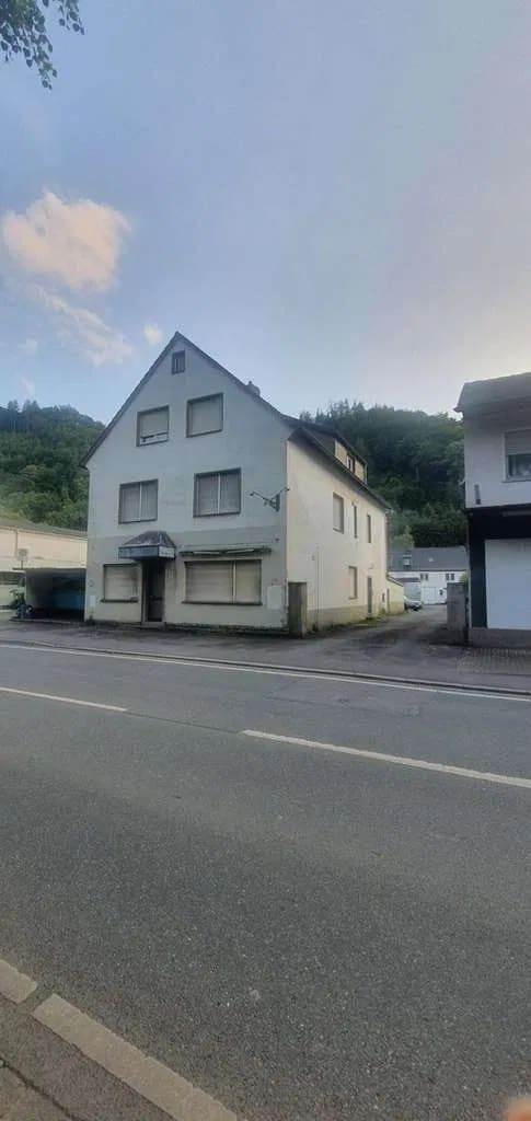 Immobilie in Werdohl - Mehrfamilienhaus mit Gewerbeeinheit in Bestlage   Terasse/Garage/Freiflächen usw... auf Hauptstrasse - Bild 0