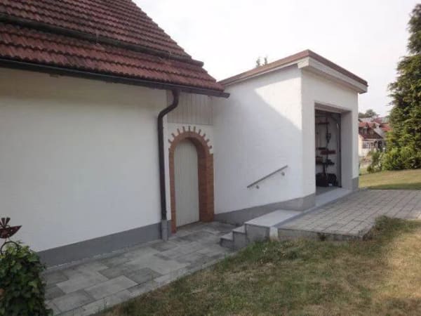 Immobilie in Waldkirchen - Großzügiges Zweifamilienhaus mit traumhaftem Garten bis zum Osterbach – Wohnen im Grünen bei Waldkirchen - Bild 1