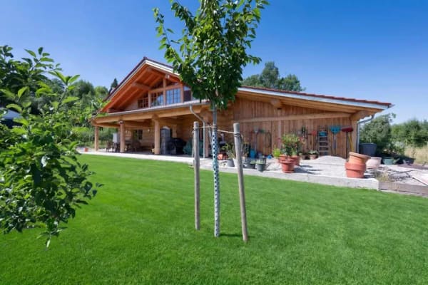 Immobilie in Heldenstein - Idyllisches Landleben mit Alpenpanorama - Ökologisches Holzstammhaus - Bild 2