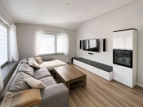Immobilie in Rötgesbüttel - 1.422 m² Familienglück: 6 Zimmer, Pool, Wallbox und großer Garten - Bild 0