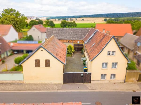 Immobilie in Nebra (Unstrut) - Gepflegtes Wohnhaus mit Scheune, Nebengebäude und Garten - Bild 0